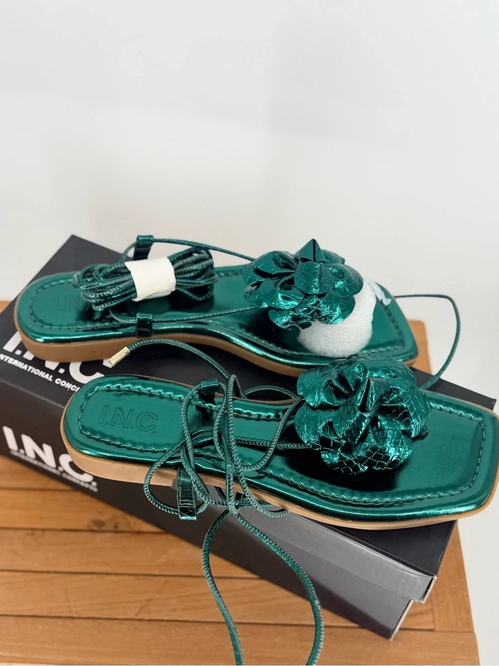 INC Women’s Green Metallic Floral Lace-Up Sandals GILAMP 8M